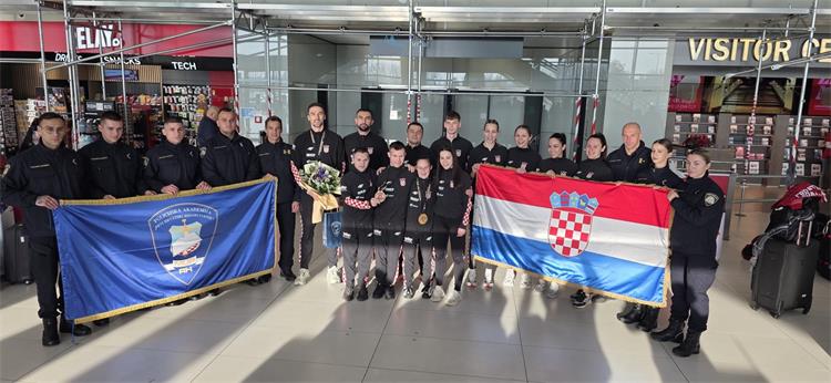 Slika /02_vijesti/2025/12 - prosinac/karate/bad8ddfb-4275-46d3-8152-72706865b39e.jpeg